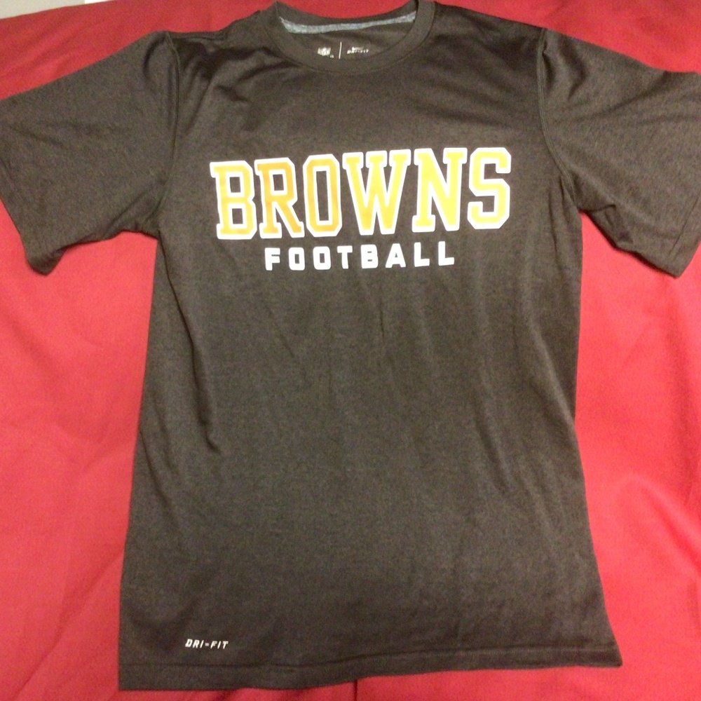 NFL CLEVELAND BROWNS tshirt